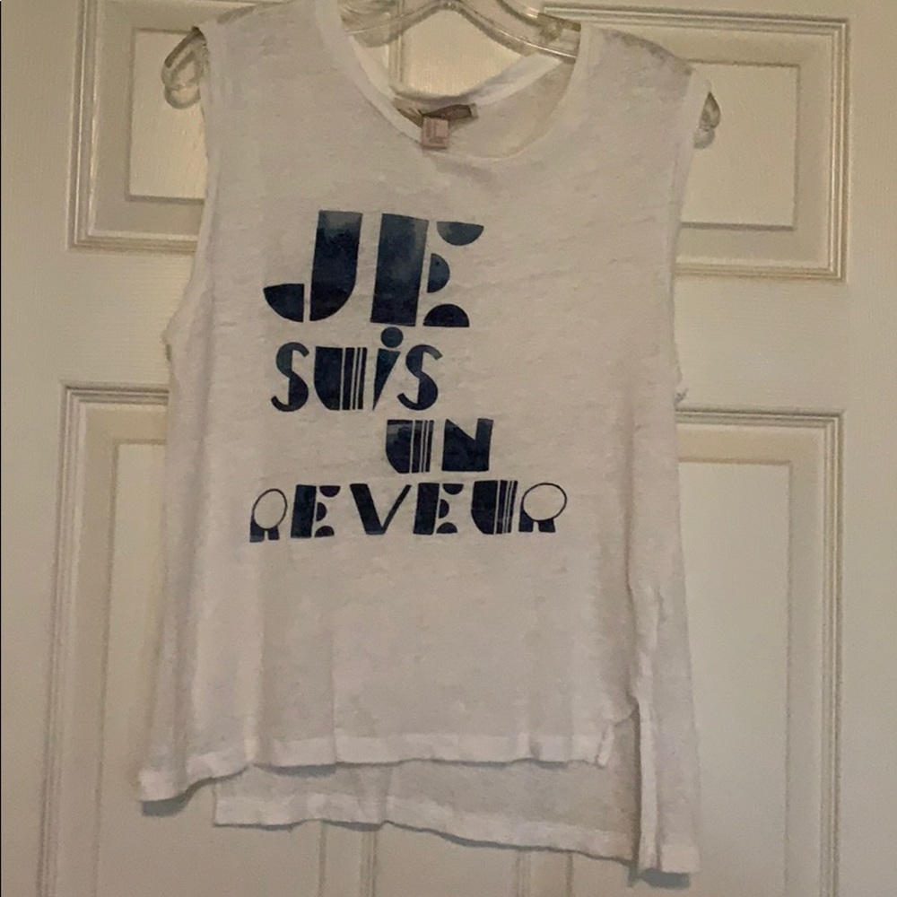 Sleeveless tee